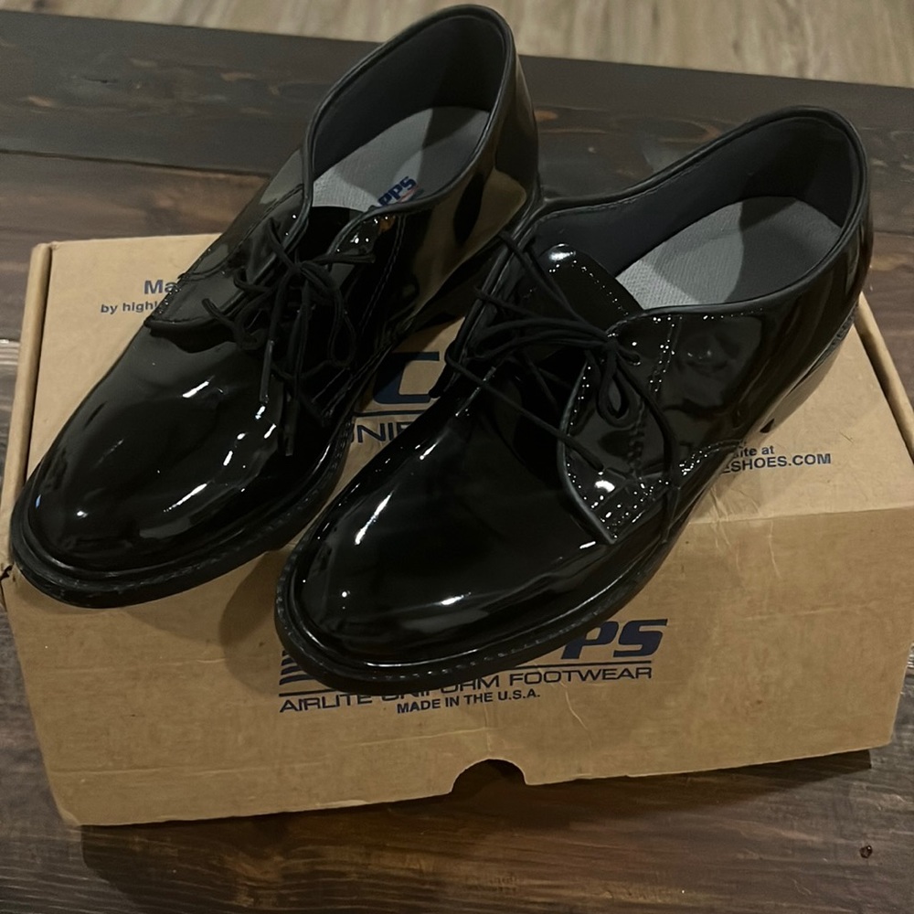 Women’s Corfam Military Dress Shoes size 6 (medium)